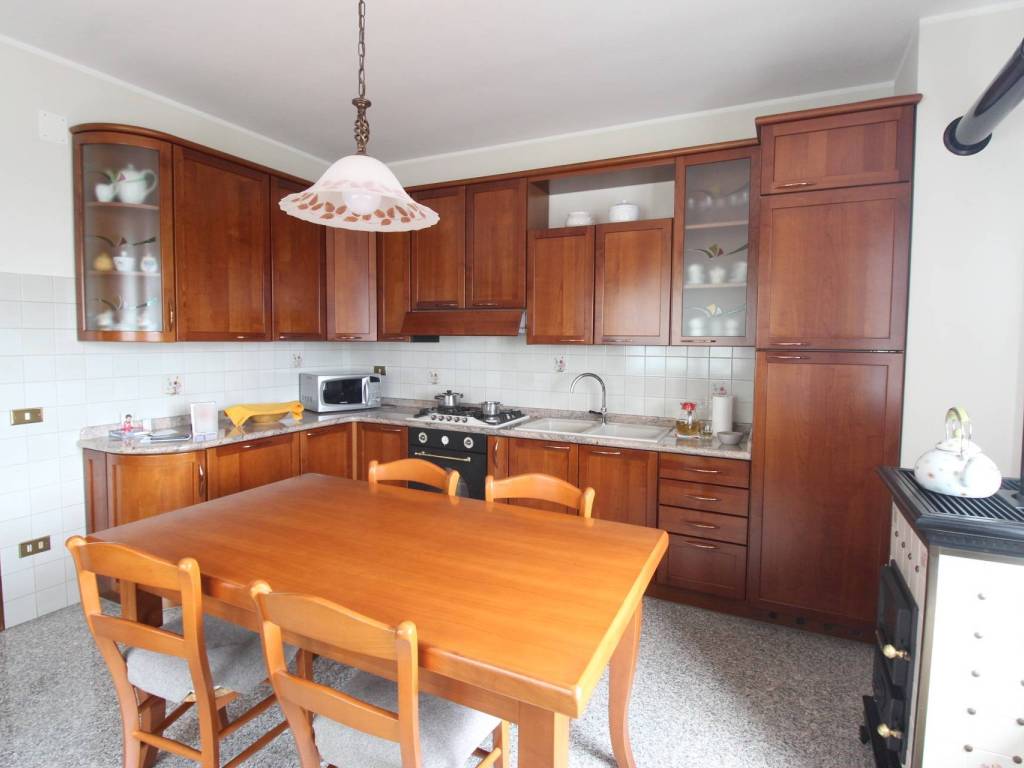 casa indipendente in vendita a Chiampo