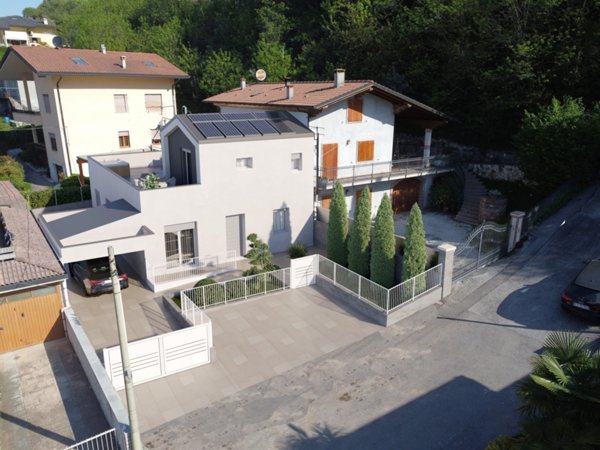 casa indipendente in vendita a Chiampo