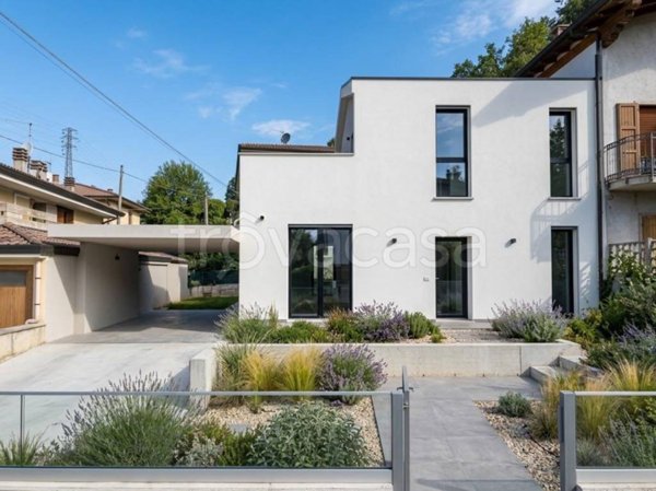 casa indipendente in vendita a Chiampo