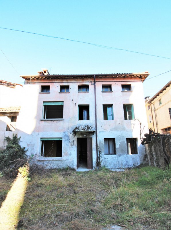 casa indipendente in vendita a Chiuppano