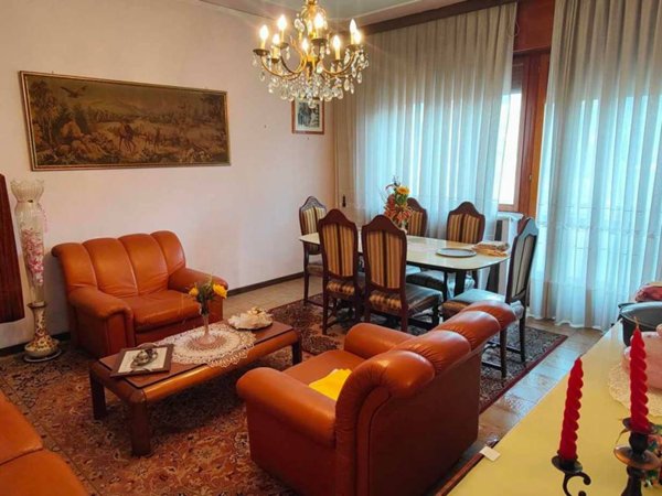 casa indipendente in vendita a Chiuppano