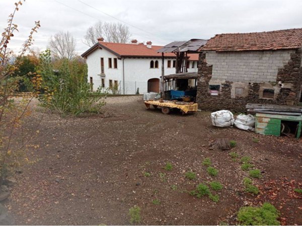 casa indipendente in vendita a Chiuppano