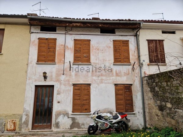 casa indipendente in vendita a Chiuppano