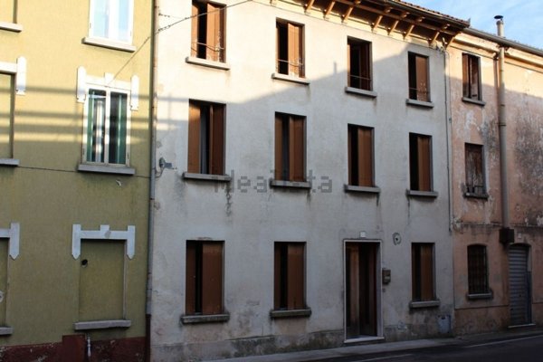 casa indipendente in vendita a Chiuppano