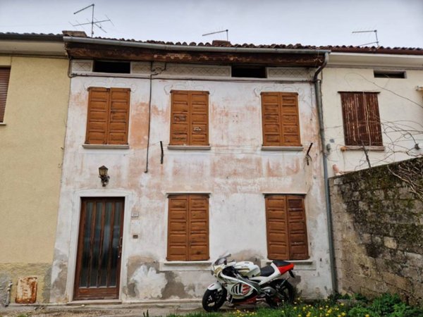 casa indipendente in vendita a Chiuppano