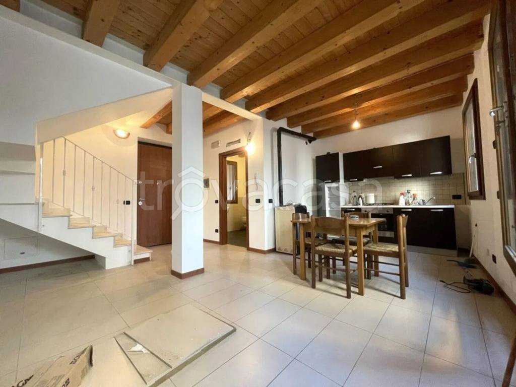 casa indipendente in vendita a Chiuppano