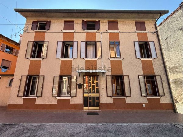 casa indipendente in vendita a Chiuppano
