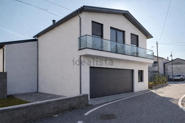 casa indipendente in vendita a Chiuppano