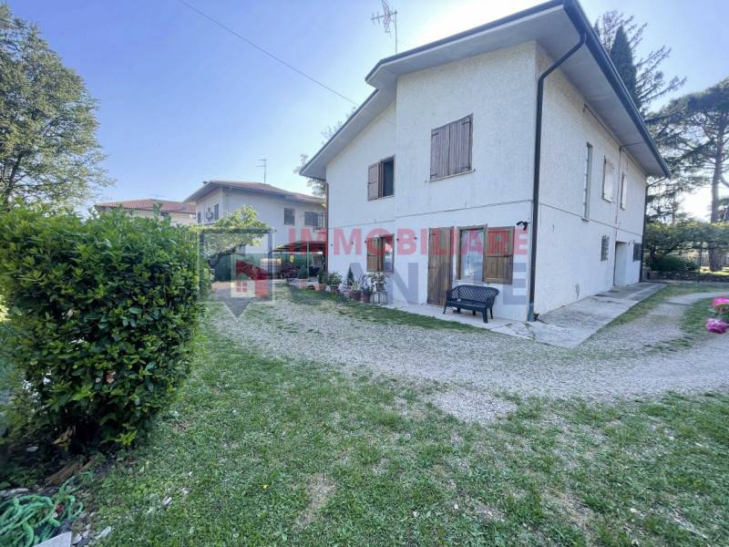 casa indipendente in vendita a Chiuppano
