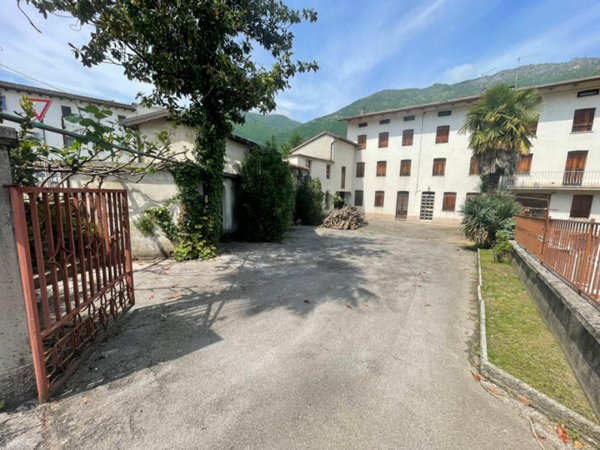 casa indipendente in vendita a Cogollo del Cengio