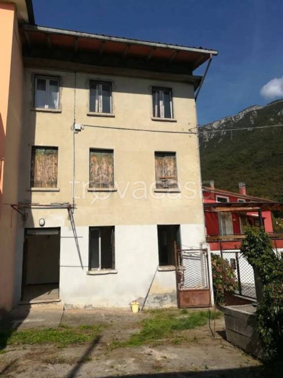 casa indipendente in vendita a Cogollo del Cengio