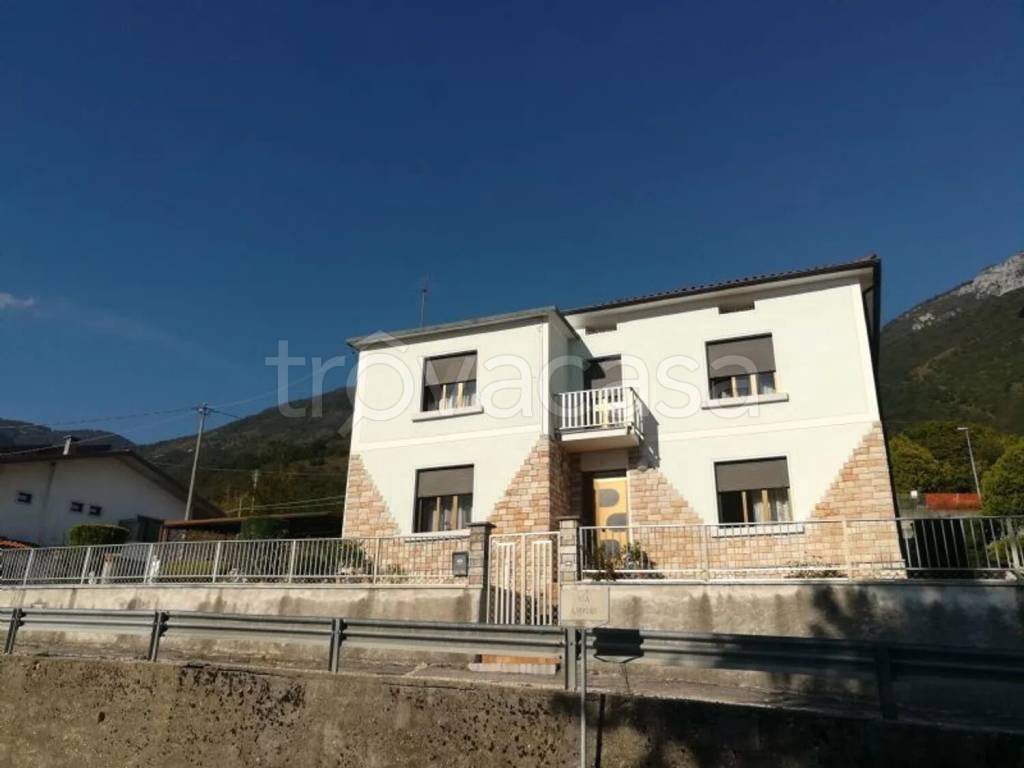 casa indipendente in vendita a Cogollo del Cengio