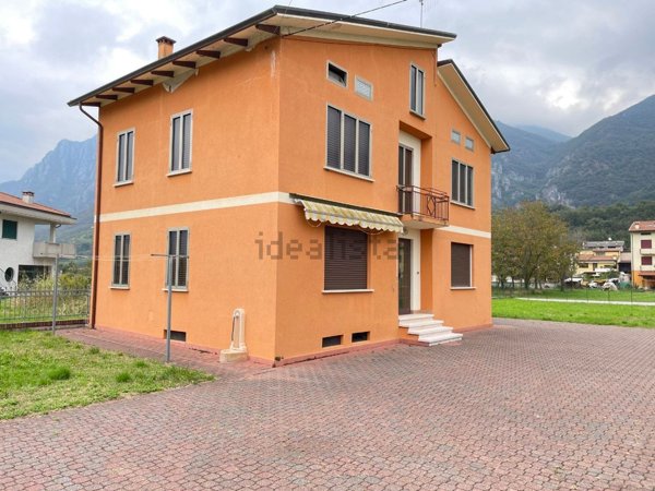 casa indipendente in vendita a Cogollo del Cengio