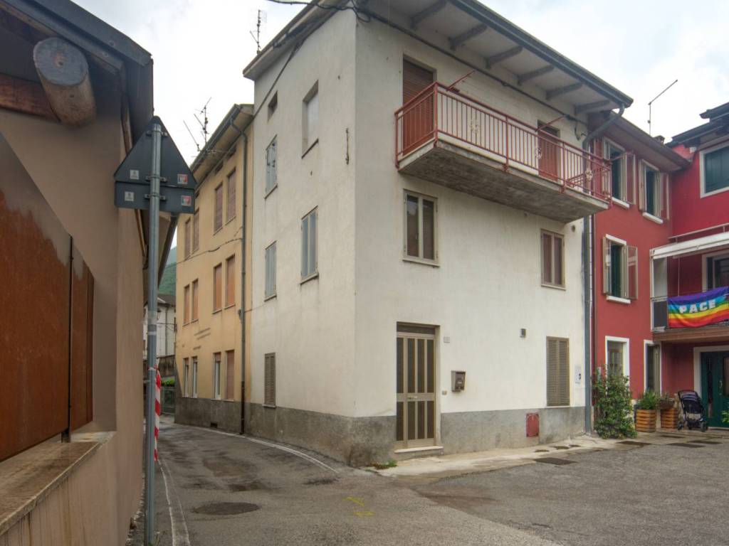 casa indipendente in vendita a Cogollo del Cengio