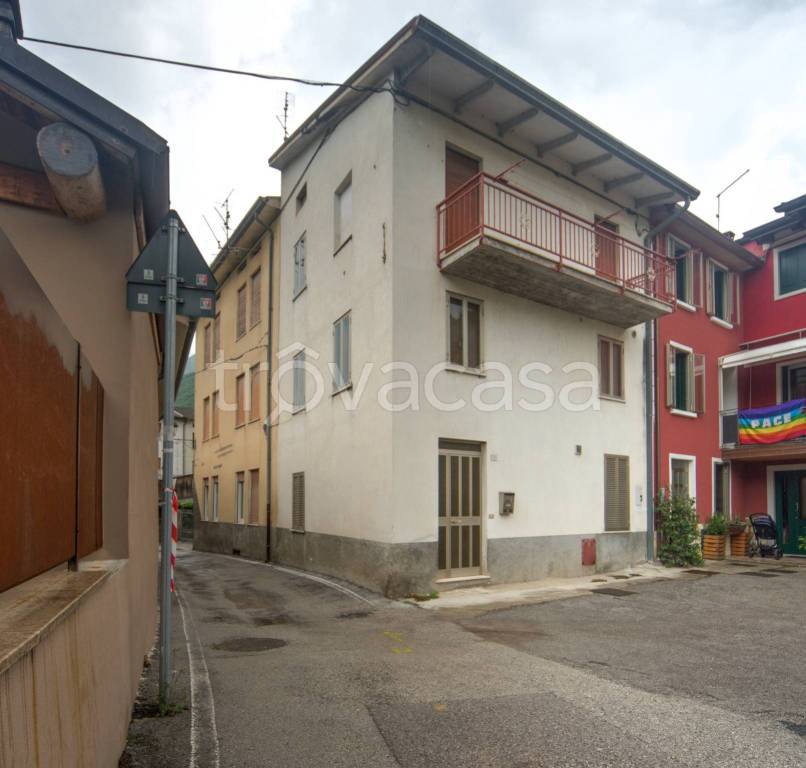 casa indipendente in vendita a Cogollo del Cengio