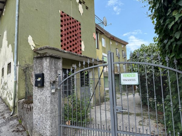 casa indipendente in vendita a Cogollo del Cengio