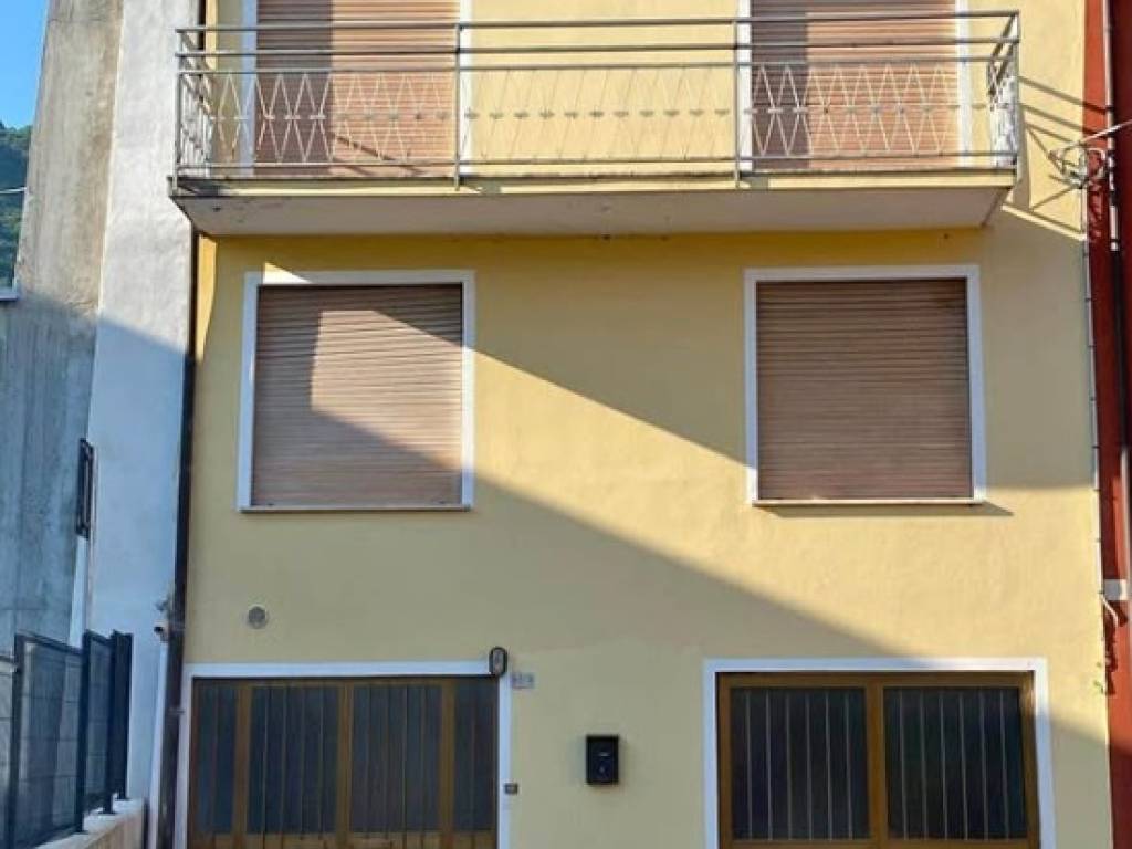 casa indipendente in vendita a Cogollo del Cengio