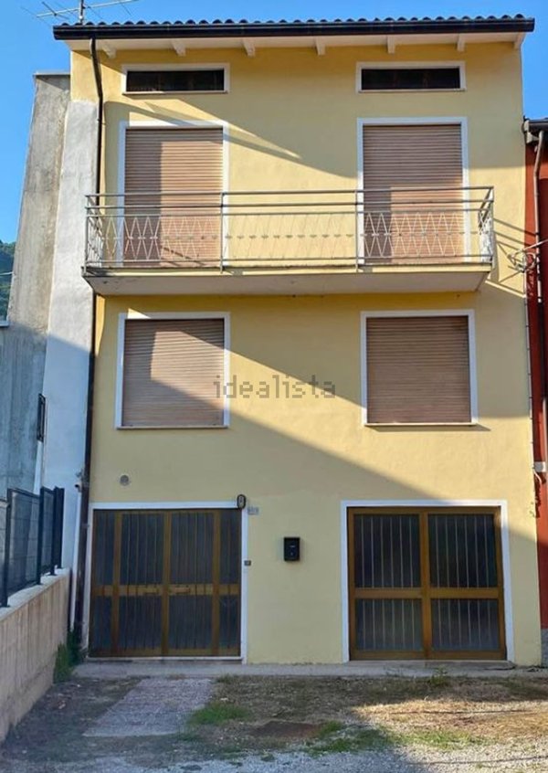 casa indipendente in vendita a Cogollo del Cengio