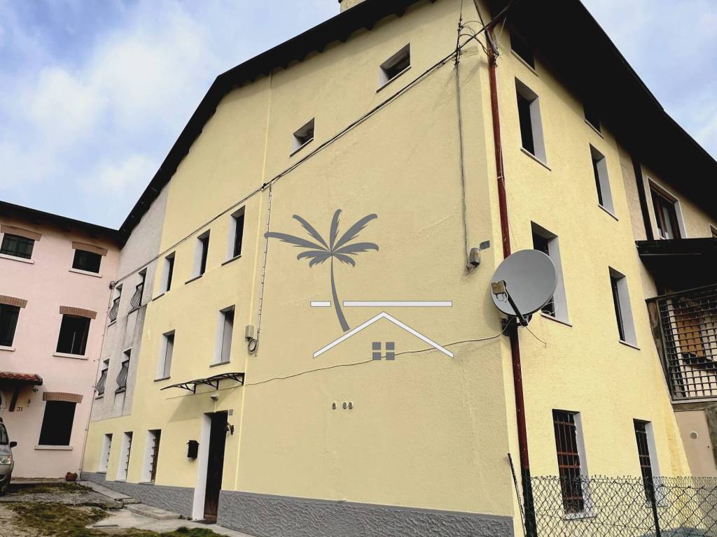 casa indipendente in vendita a Cogollo del Cengio