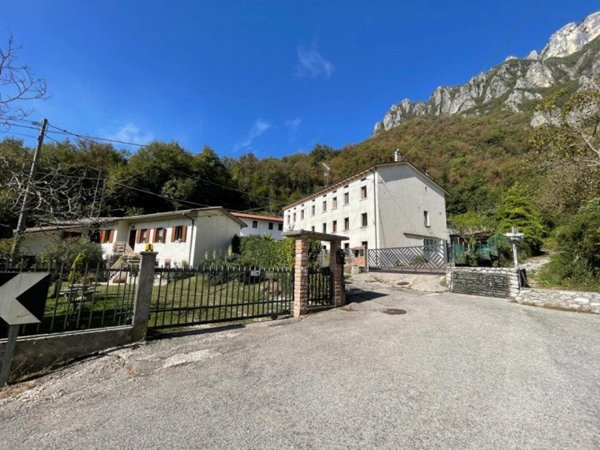 casa indipendente in vendita a Cogollo del Cengio