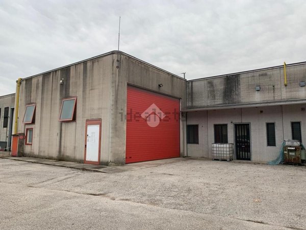 capannone in vendita a Cogollo del Cengio in zona Mosson