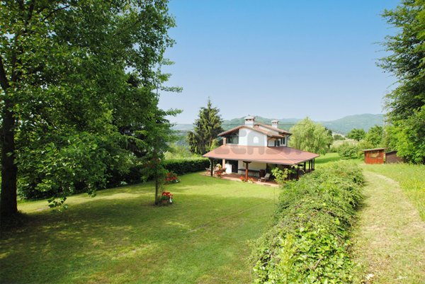 casa indipendente in vendita a Cornedo Vicentino in zona Cereda