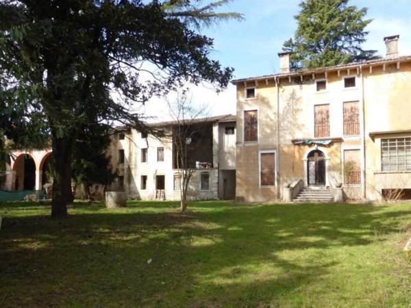 casa indipendente in vendita a Cornedo Vicentino in zona Cereda