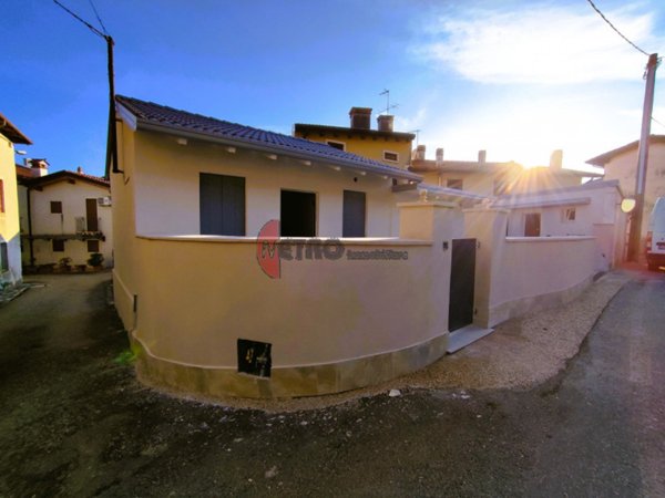 casa indipendente in vendita a Cornedo Vicentino in zona Cereda