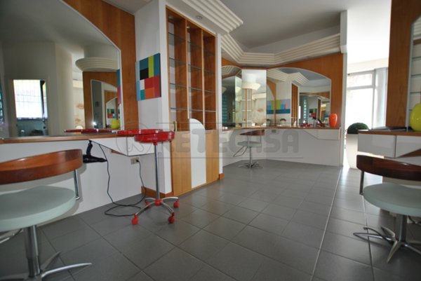 locale commerciale in vendita a Cornedo Vicentino in zona Cereda