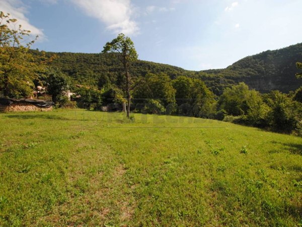 terreno edificabile in vendita a Cornedo Vicentino