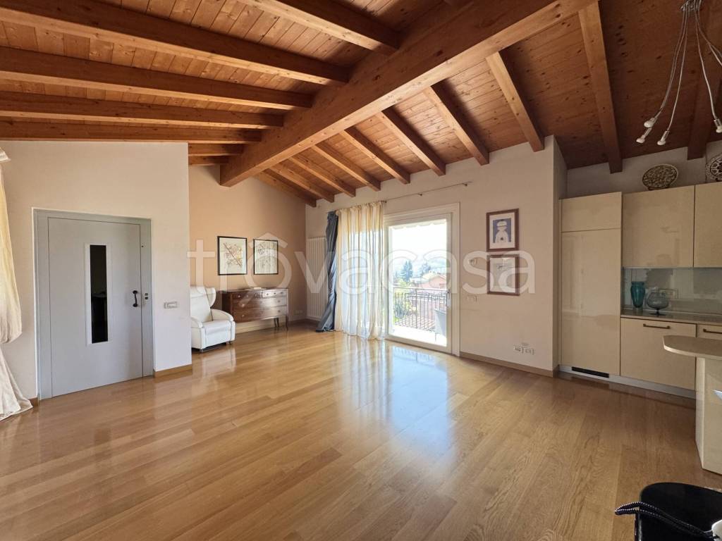 casa indipendente in vendita a Cornedo Vicentino