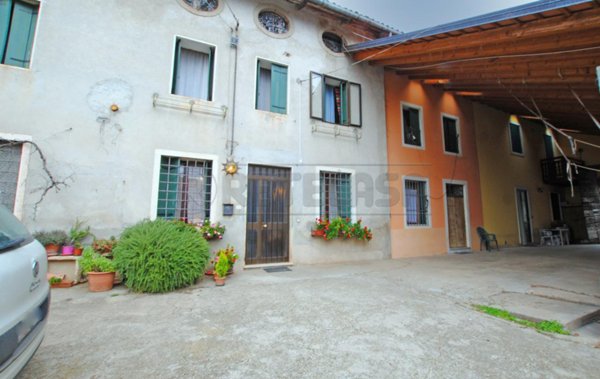 casa indipendente in vendita a Cornedo Vicentino in zona Cereda