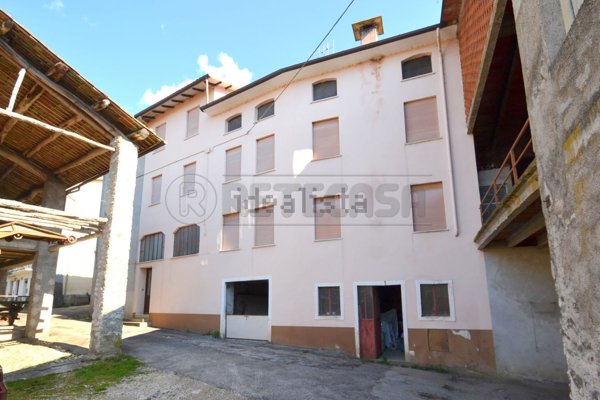 casa indipendente in vendita a Cornedo Vicentino