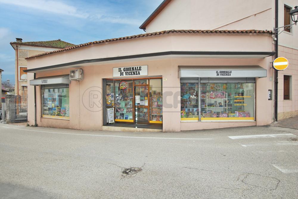 negozio in vendita a Cornedo Vicentino in zona Cereda