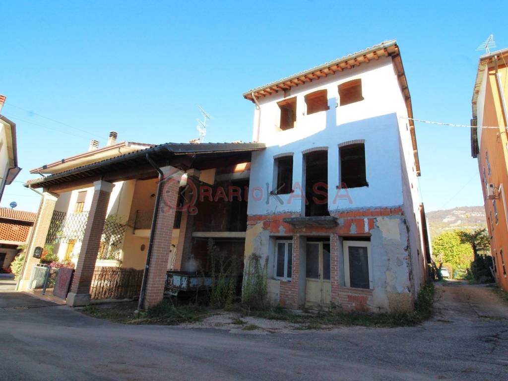 casa indipendente in vendita a Cornedo Vicentino