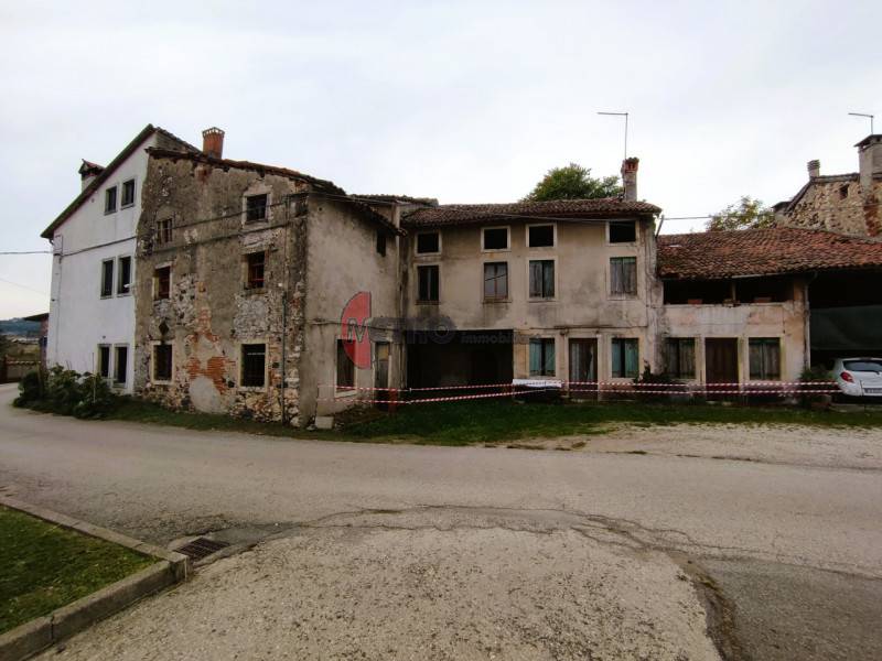 casa indipendente in vendita a Cornedo Vicentino in zona Cereda
