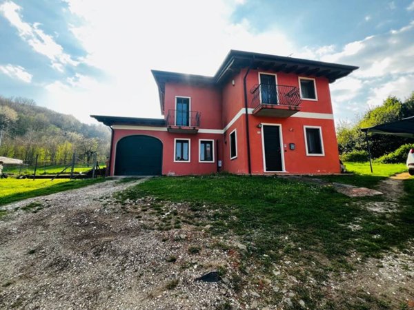 casa indipendente in vendita a Cornedo Vicentino