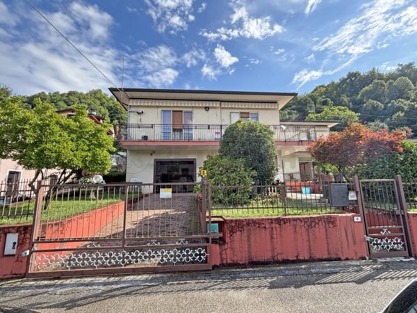 casa indipendente in vendita a Cornedo Vicentino in zona Spagnago