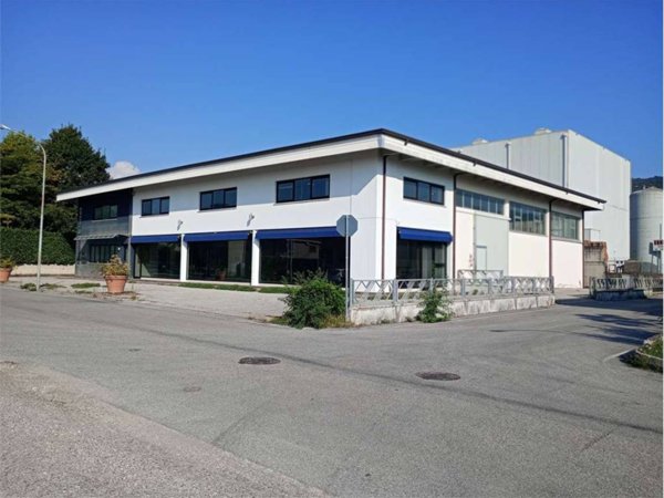 locale commerciale in vendita a Cornedo Vicentino