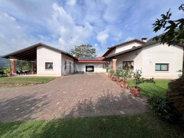 casa indipendente in vendita a Cornedo Vicentino in zona Cereda
