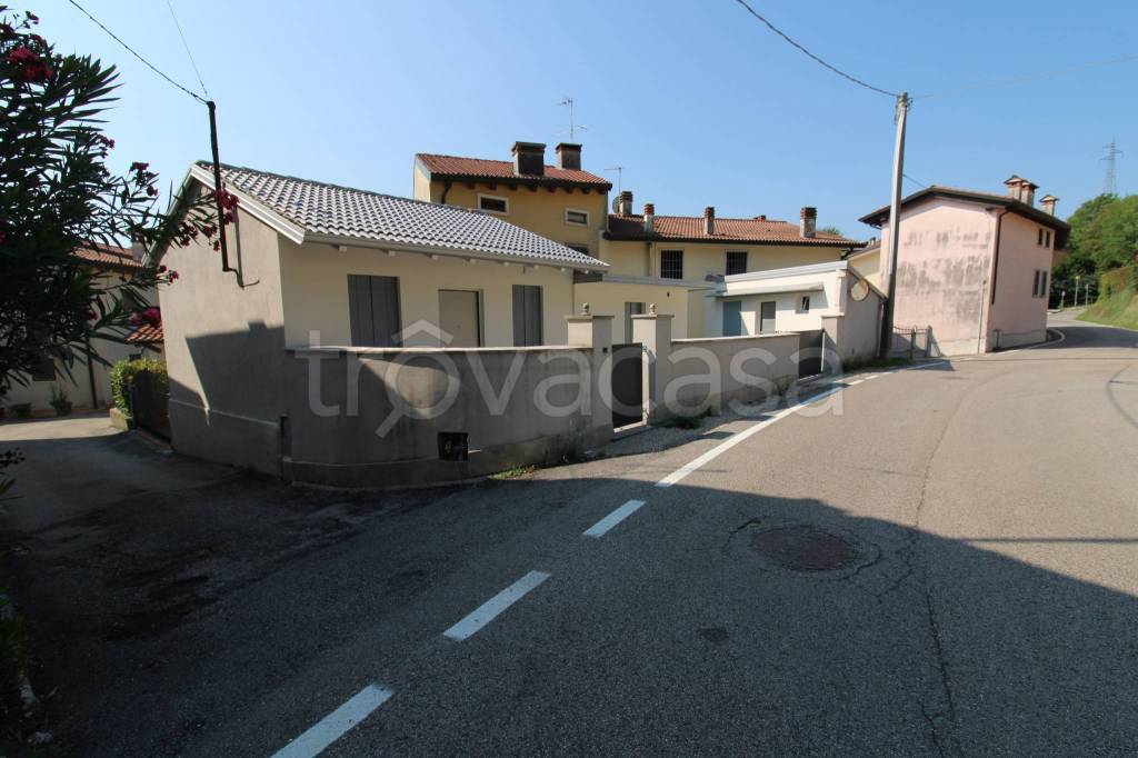 casa indipendente in vendita a Cornedo Vicentino in zona Cereda