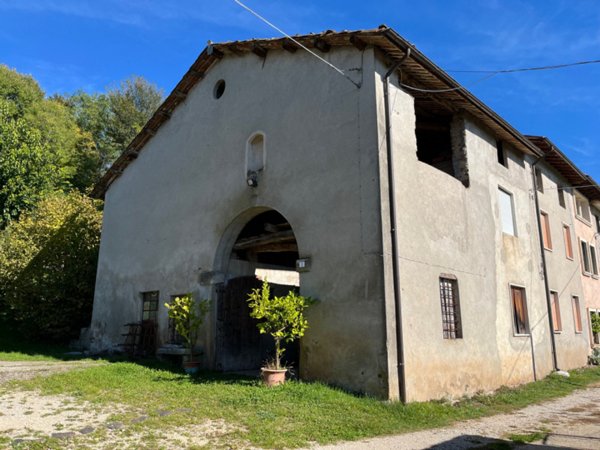 casa indipendente in vendita a Cornedo Vicentino in zona Muzzolon