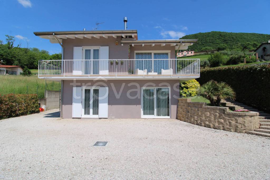 casa indipendente in vendita a Cornedo Vicentino