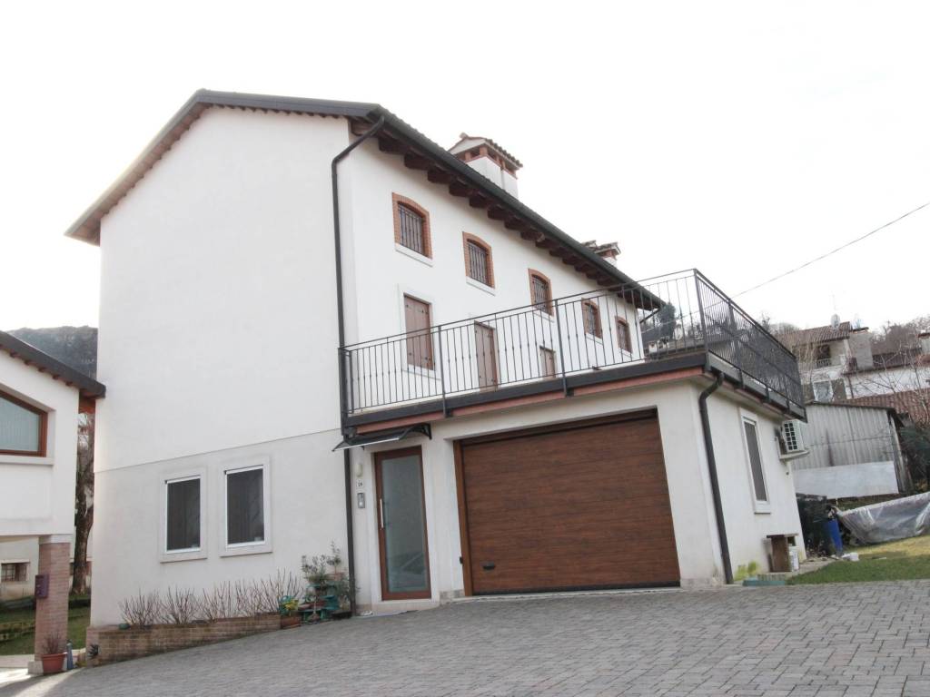 casa indipendente in vendita a Cornedo Vicentino