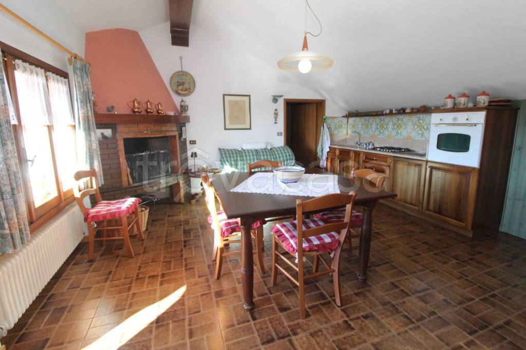 appartamento in vendita a Cornedo Vicentino in zona Muzzolon