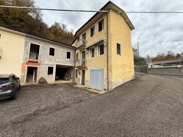 casa indipendente in vendita a Cornedo Vicentino