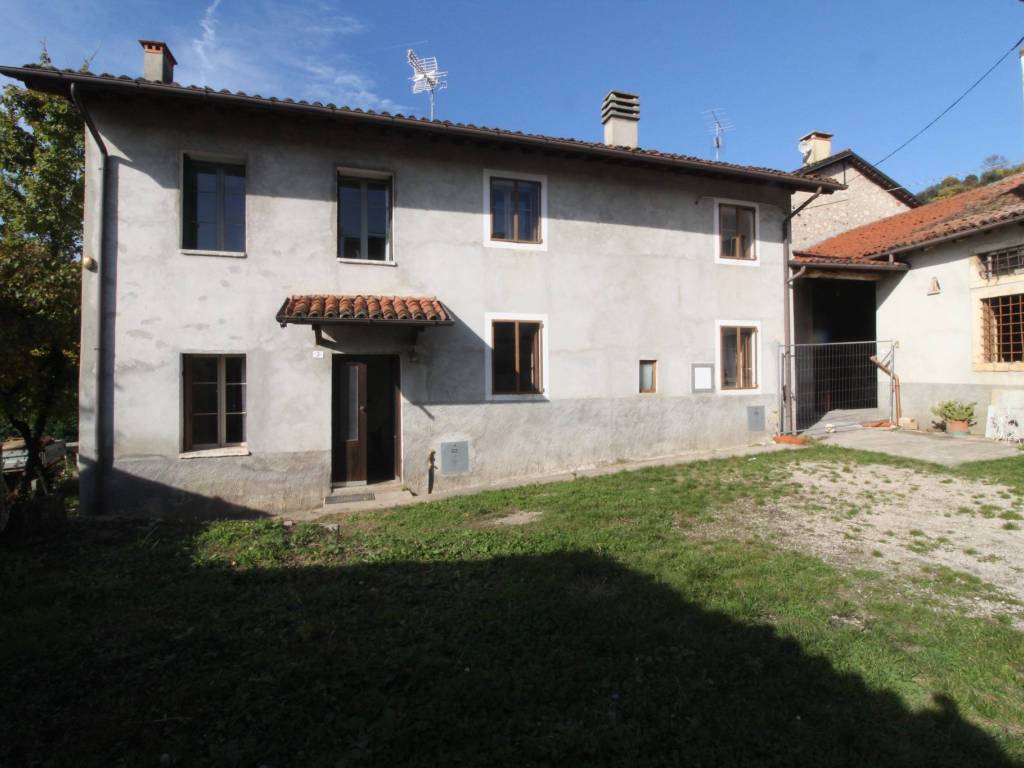 casa indipendente in vendita a Cornedo Vicentino in zona Cereda