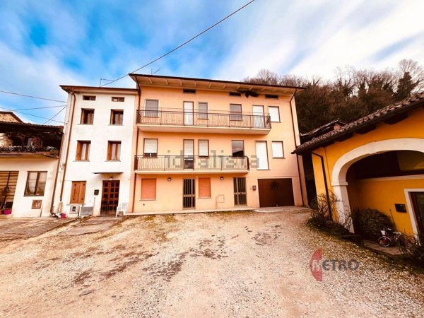 appartamento in vendita a Cornedo Vicentino in zona Spagnago