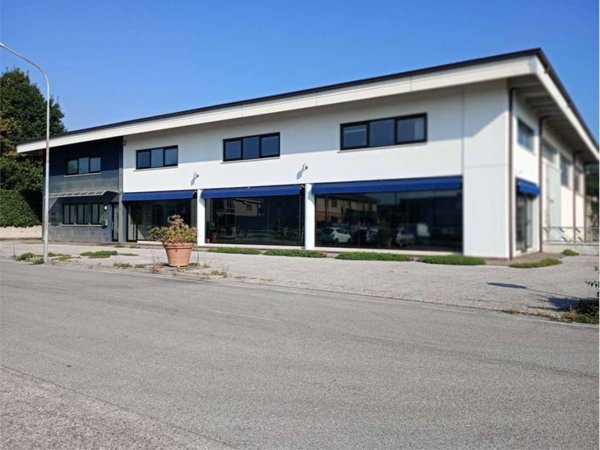 locale commerciale in vendita a Cornedo Vicentino