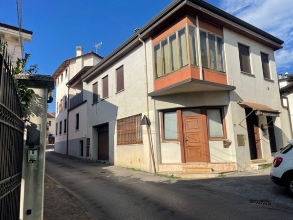 casa indipendente in vendita a Cornedo Vicentino